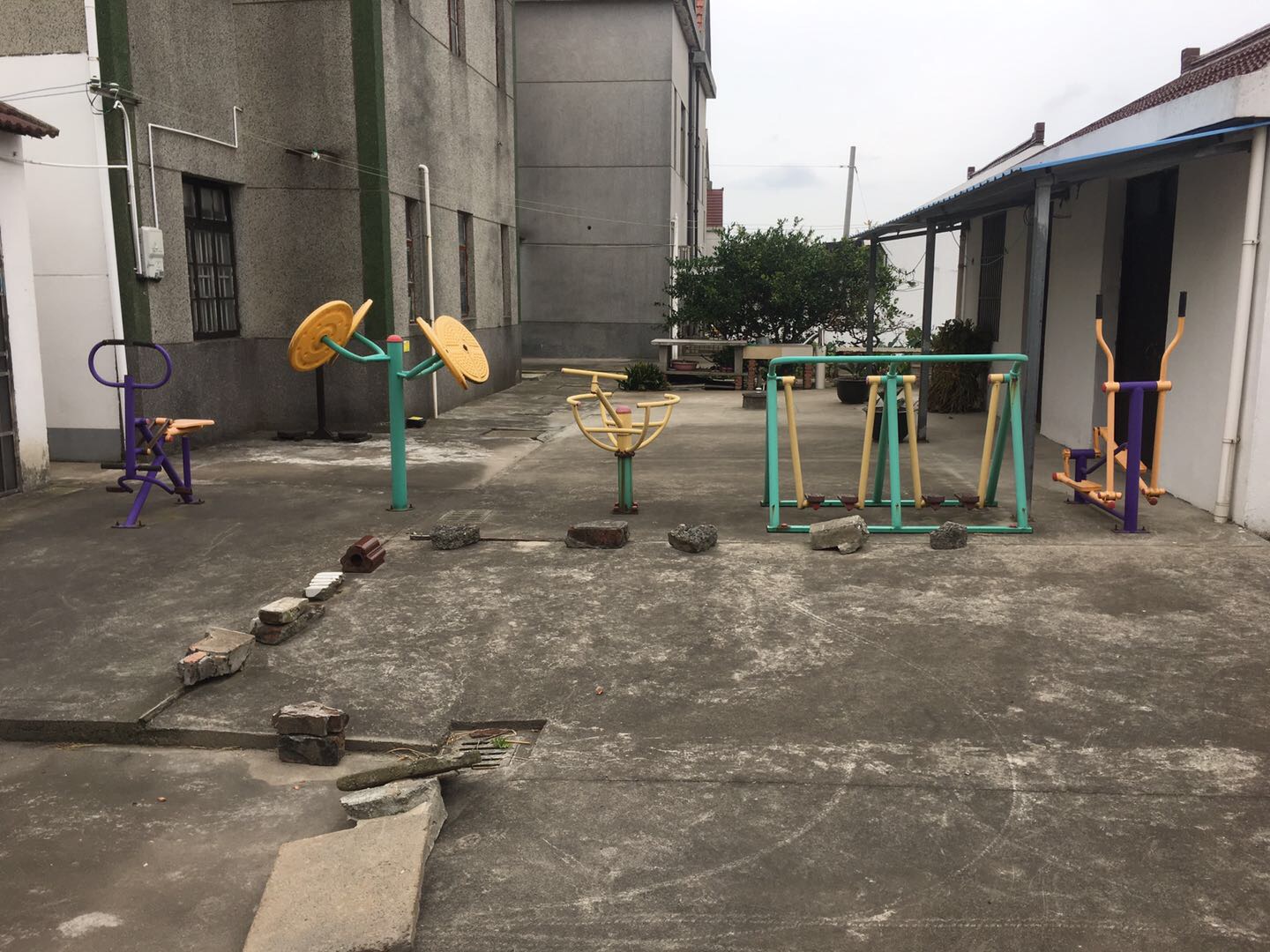 老港鎮(zhèn)建港村民委員會14組健身苑點