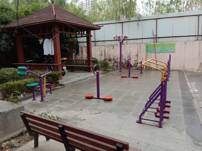 凌四小區(qū)健身點(diǎn)