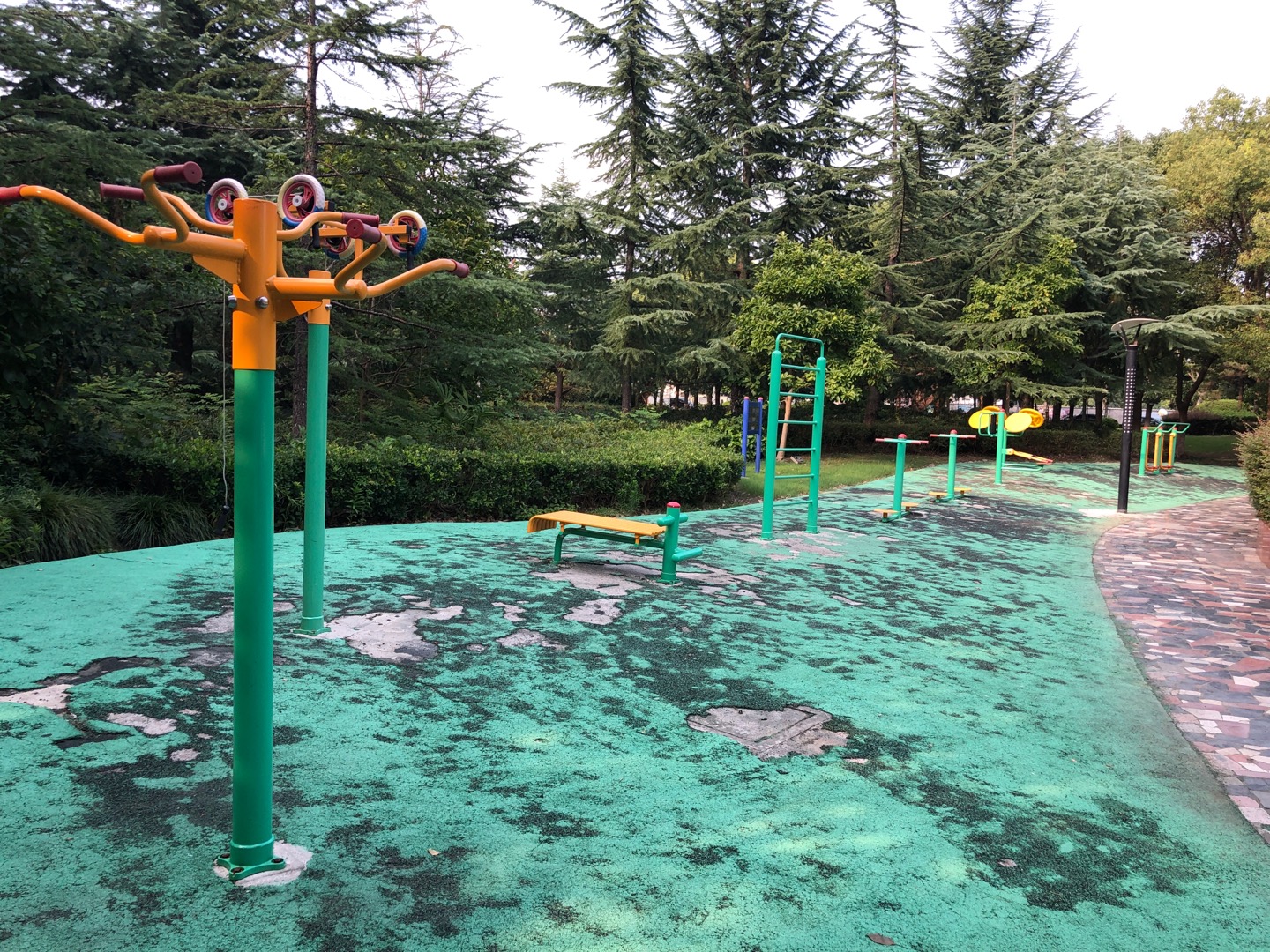 敬南居委F健身苑點