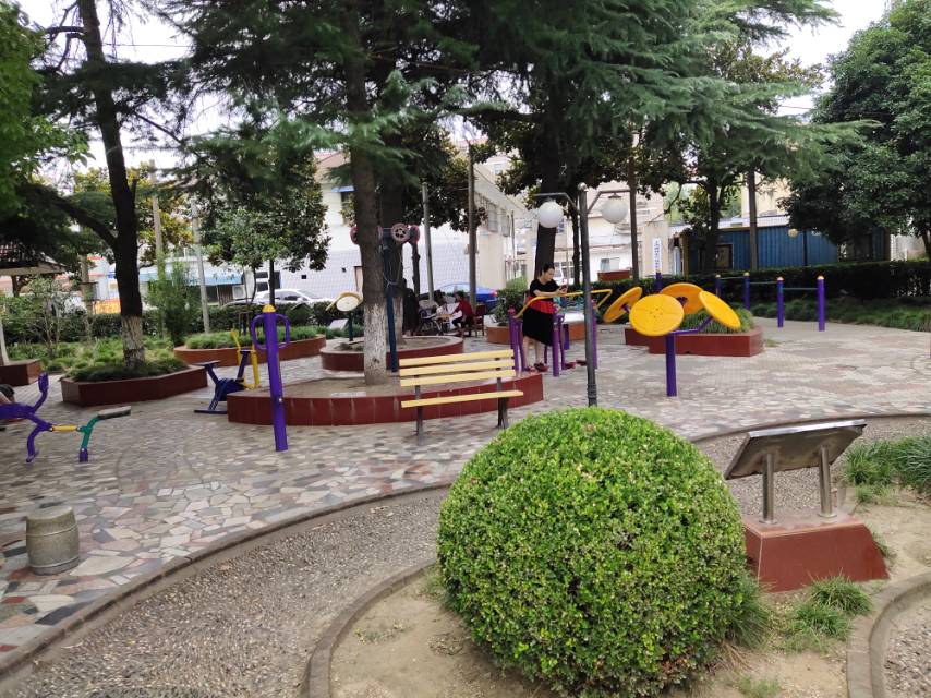 李園二村街心花園健身點(diǎn)