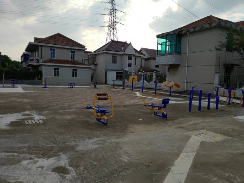 建設(shè)鎮(zhèn)蟠南小區(qū)健身點