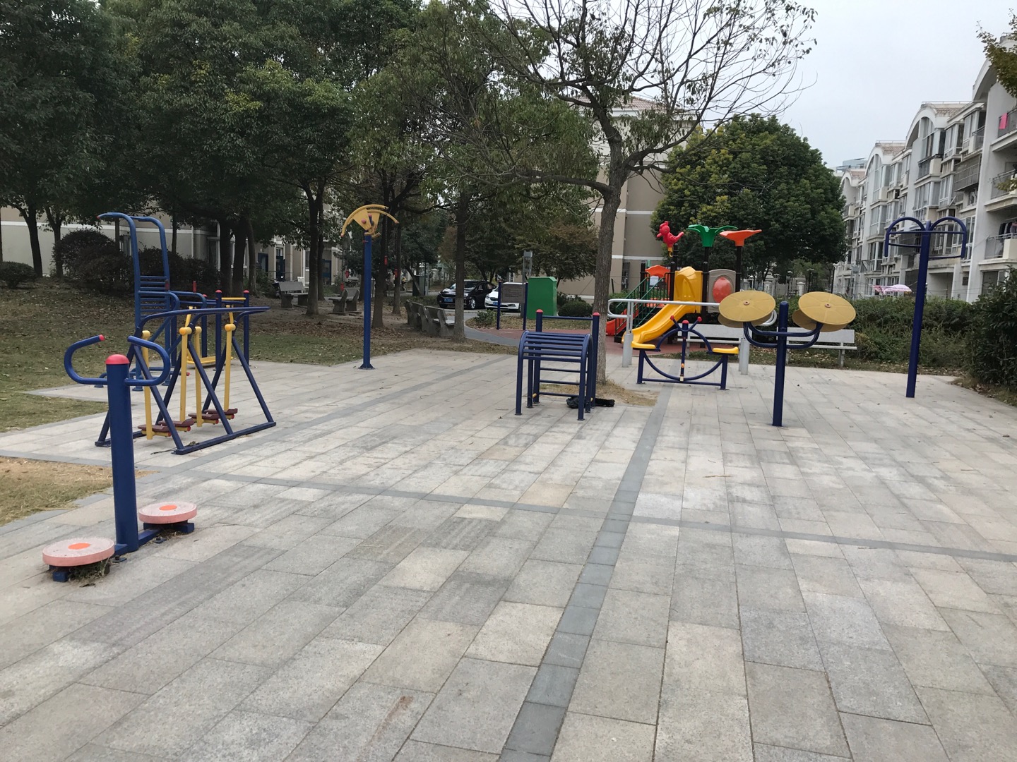 潮樂路21弄C區(qū)健身苑點(diǎn)