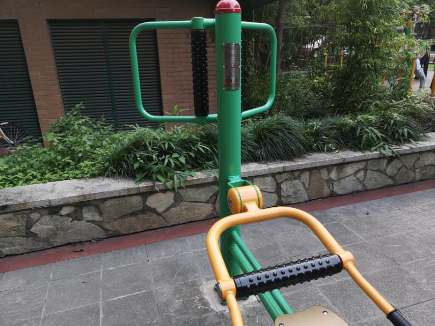 坐式腰背按摩器