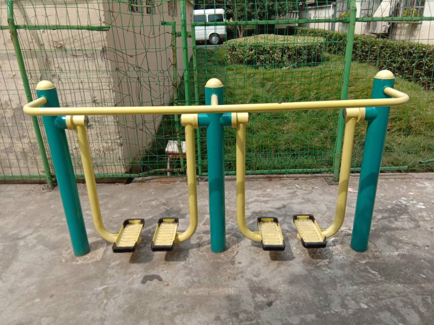 雙位太空漫步機