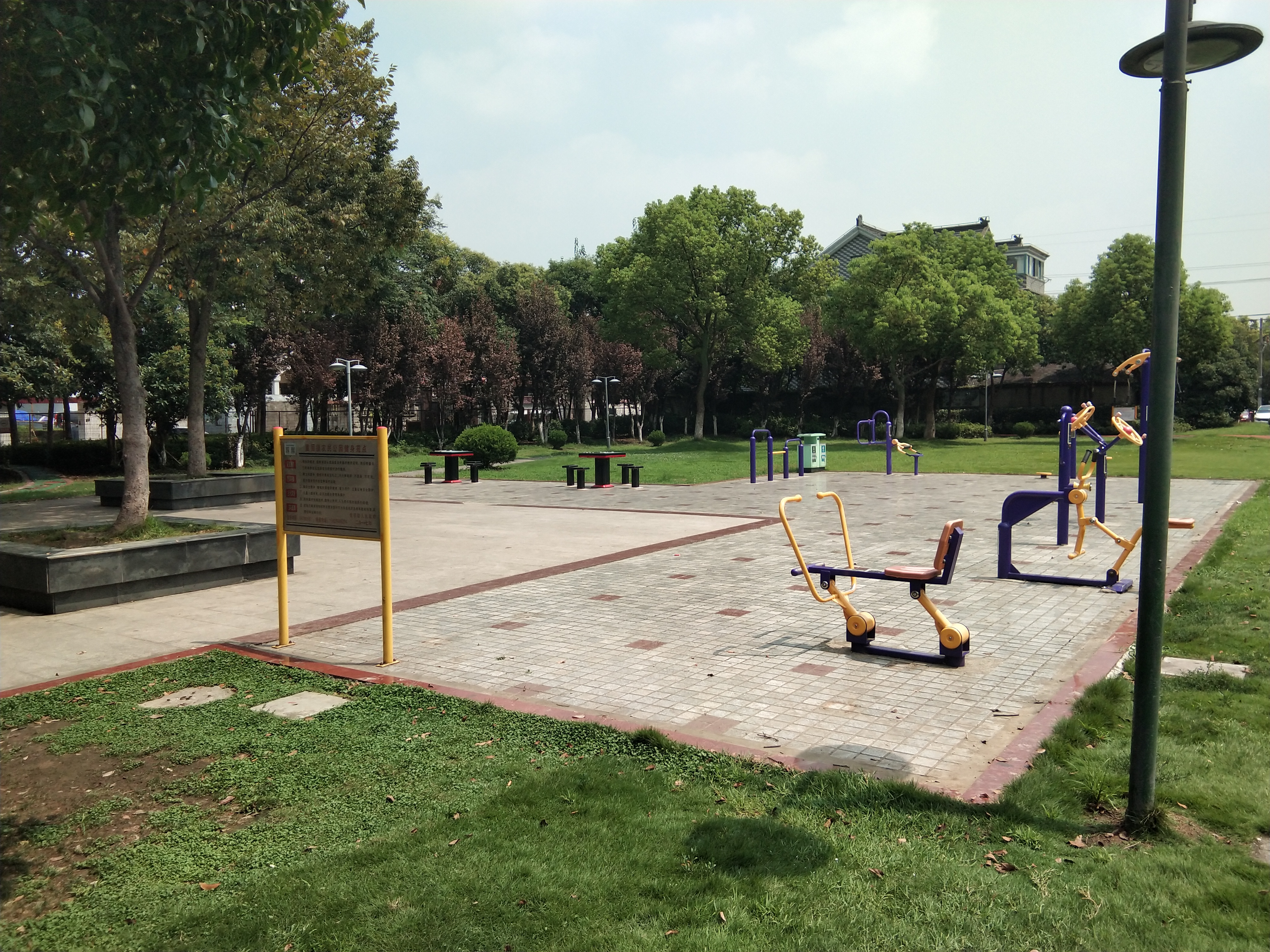 重固鎮(zhèn)農民公園健身苑點