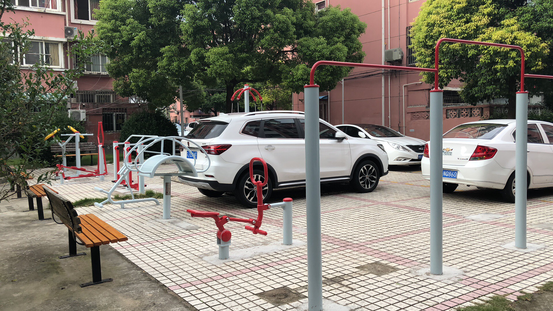 南楊居委健身點