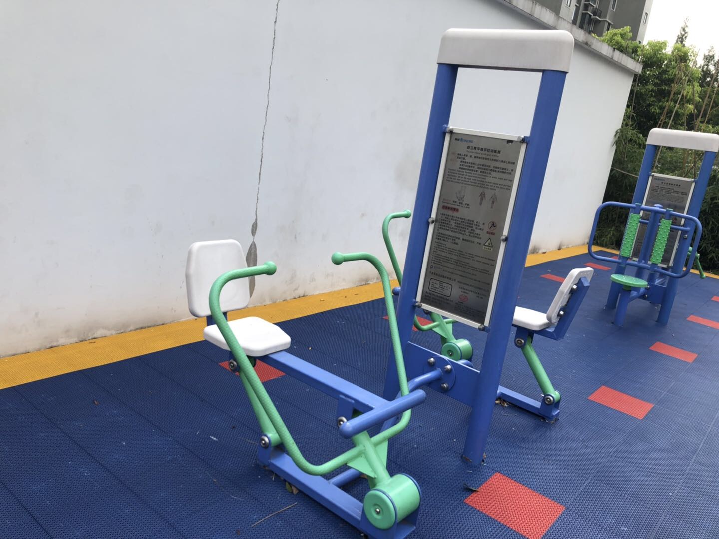 雙立柱平推平拉訓(xùn)練器