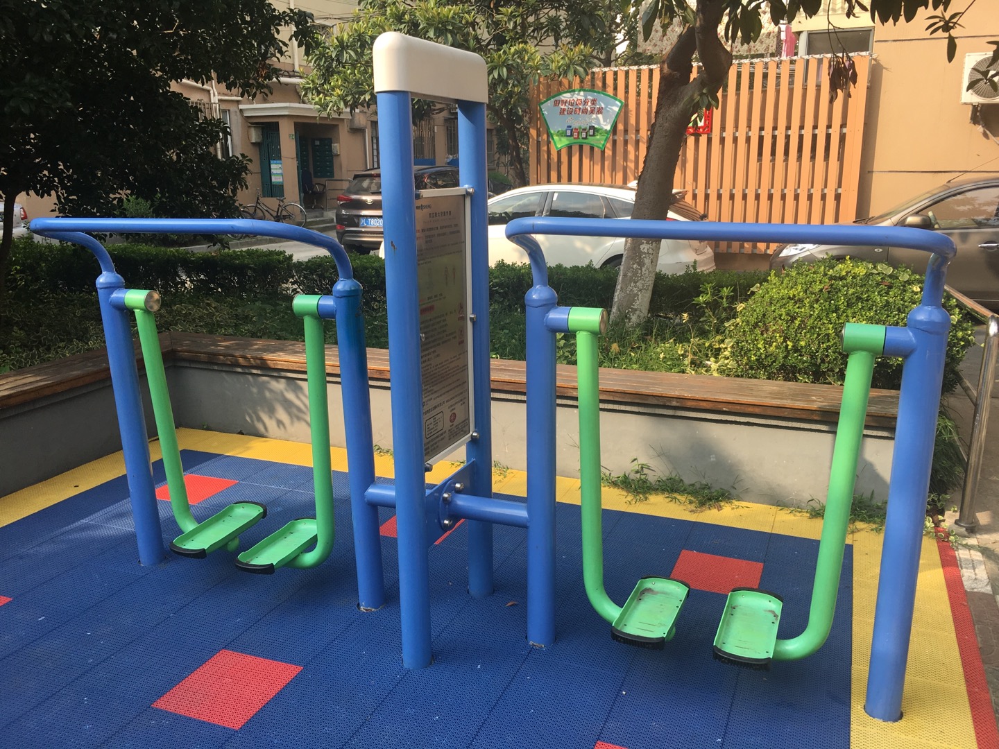 雙立柱太空漫步器