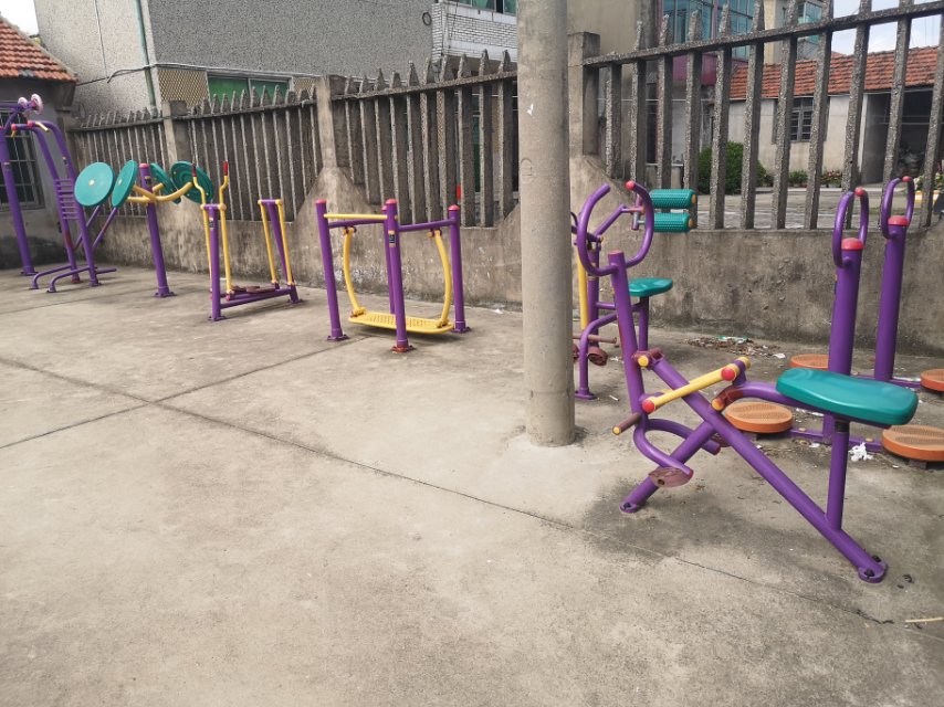 柘林鎮(zhèn)營房一區(qū)健身點