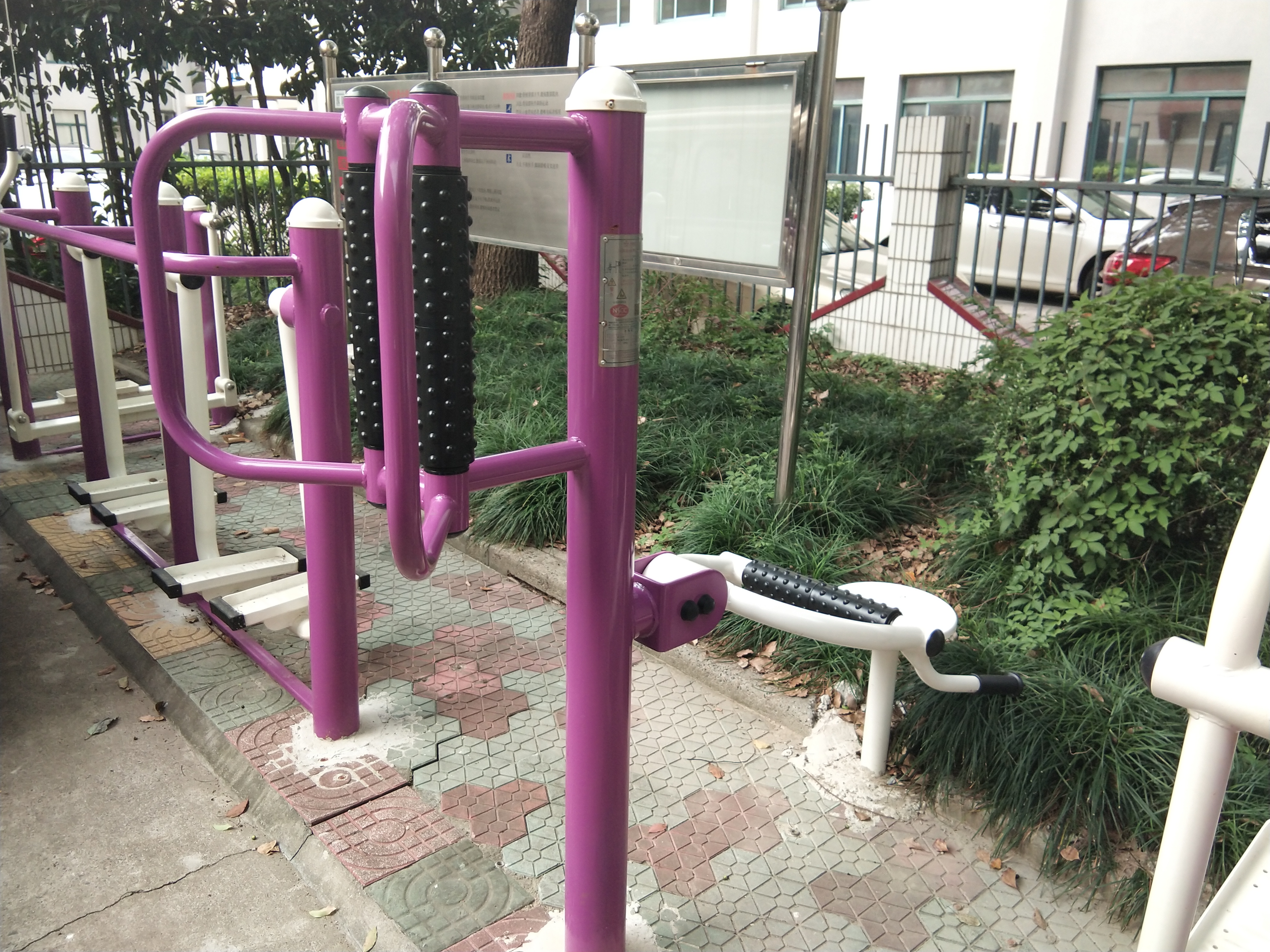 坐式腰背按摩器