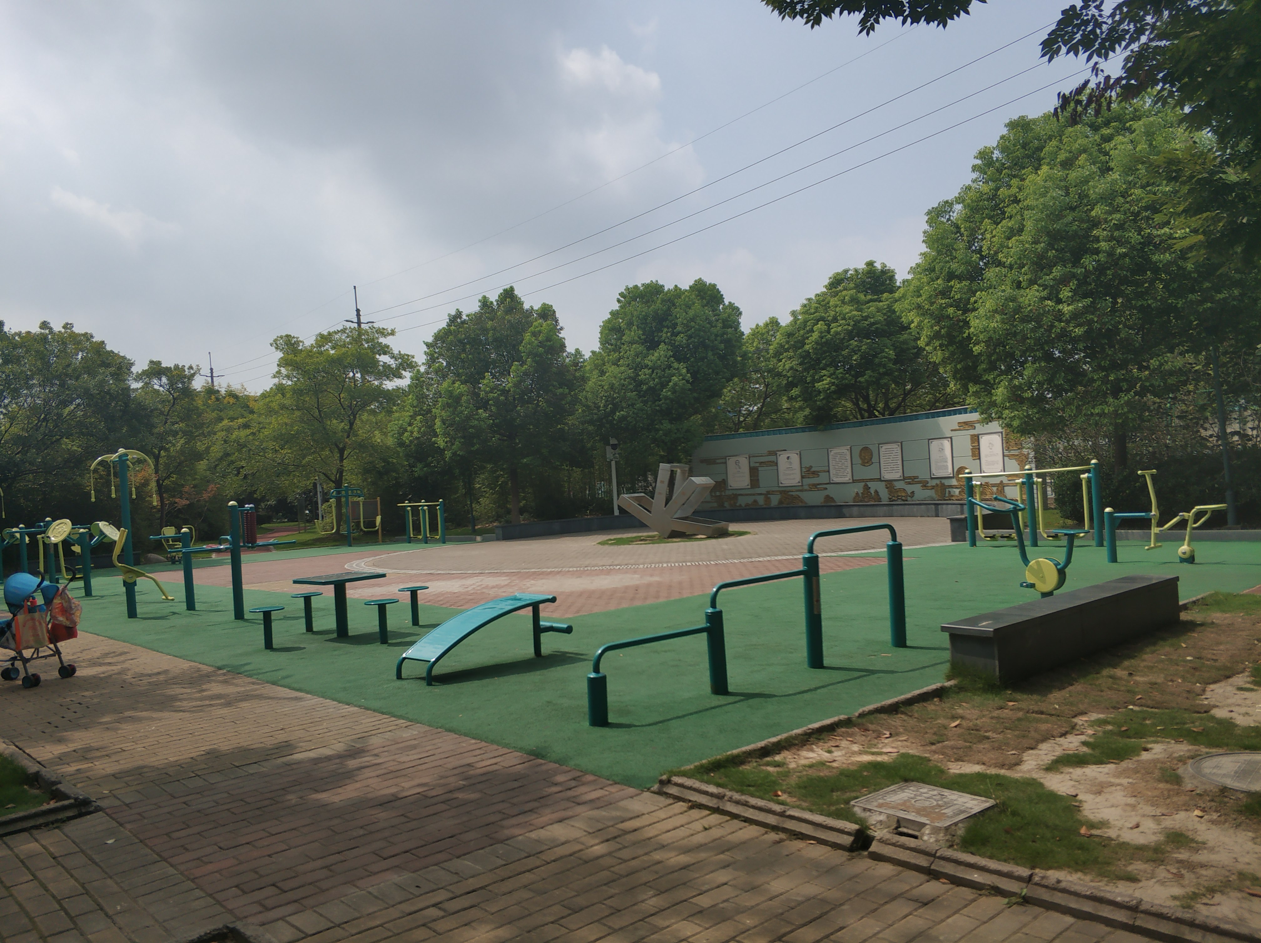 香花橋街道民惠廣場（新勝路新橋路）健身苑點(diǎn)