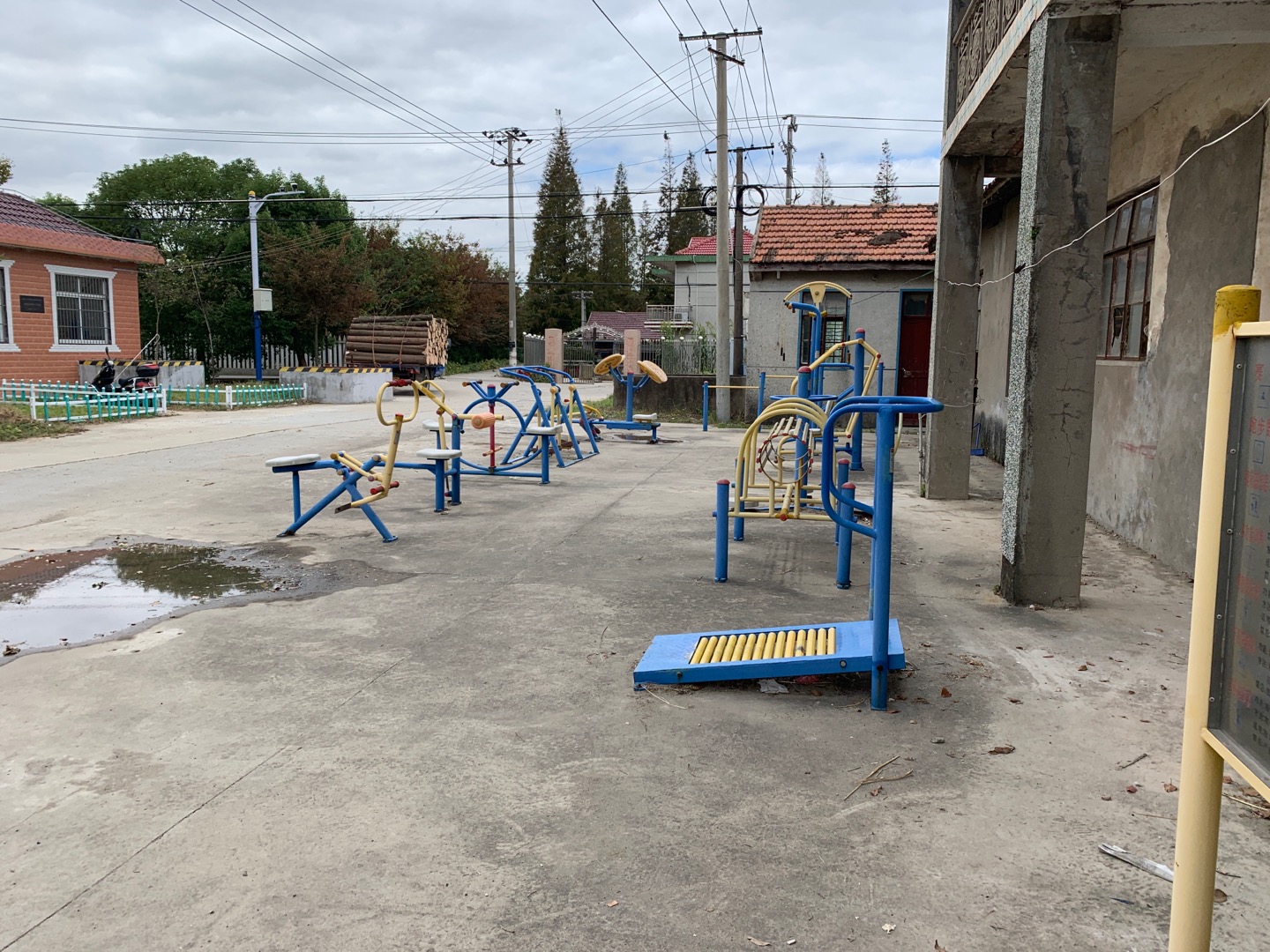 豎新鎮(zhèn)堡西村健身點二