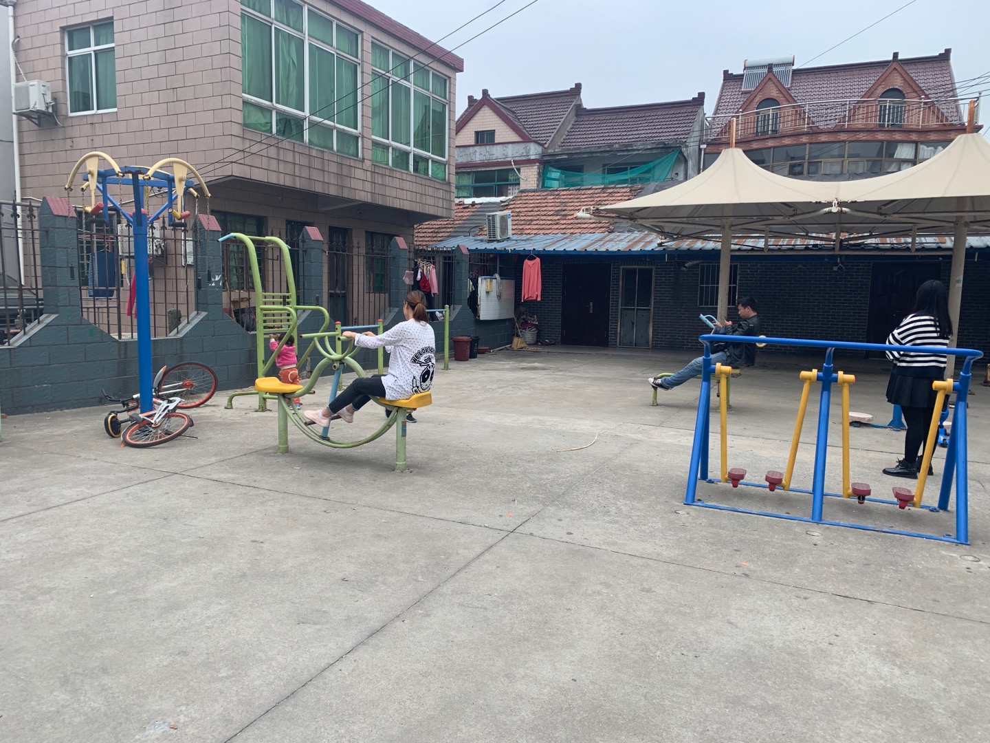 聯(lián)合村南四隊健身點