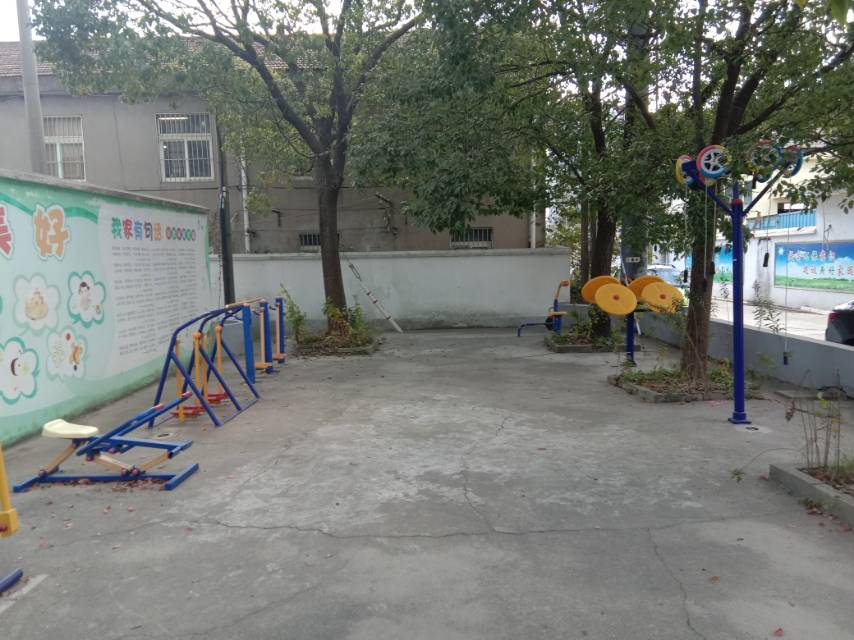 祝東村委會(huì)祝東村706號北健身路徑