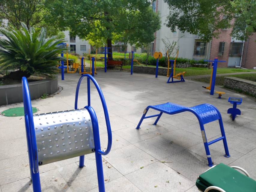 海島居委健身點