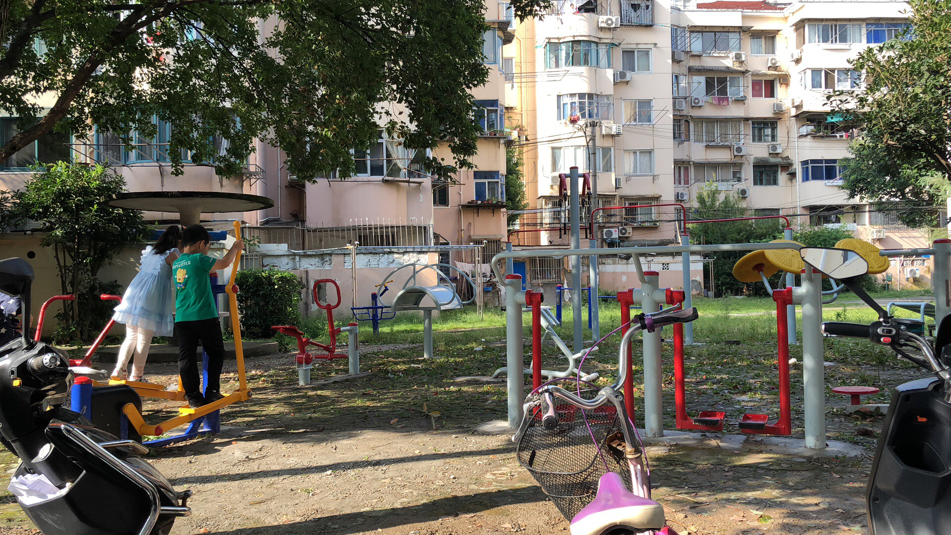 南新四居健身點(diǎn)