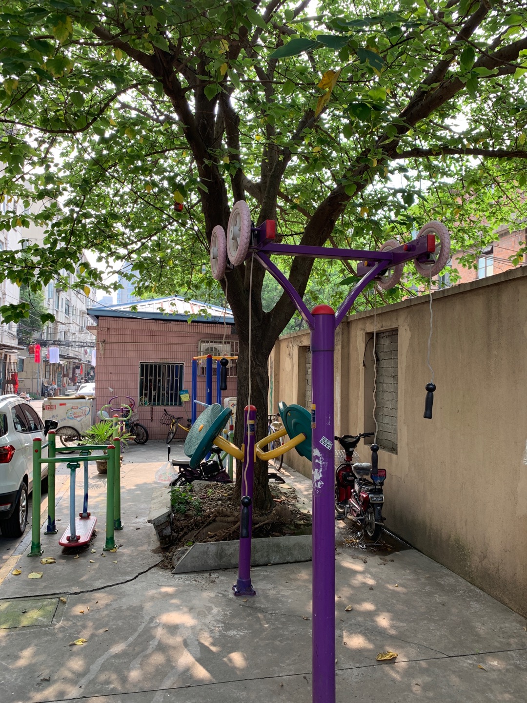 長(zhǎng)一居委淞南新村健身點(diǎn)