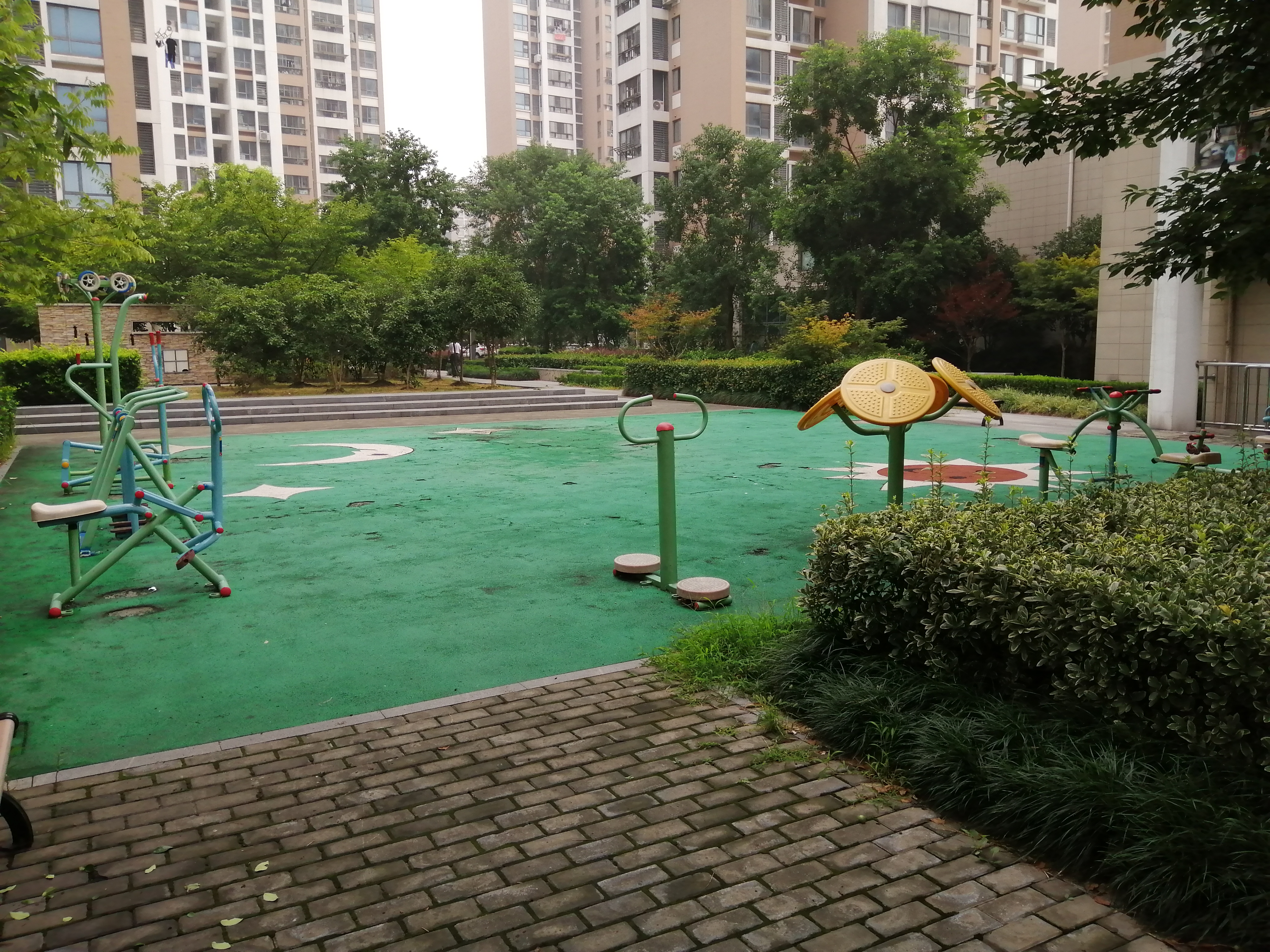 “新城一站”崧澤華城小區(qū)健身點(diǎn)