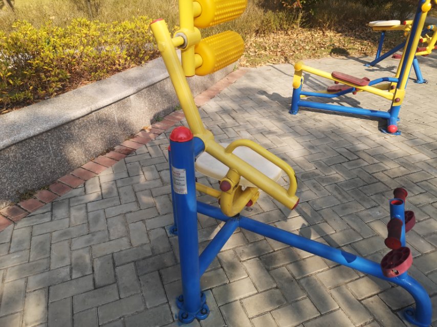 自重腹背鍛煉器