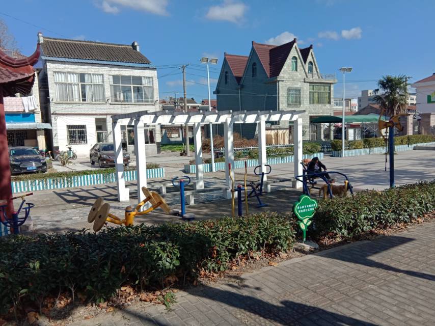 鄧二村川南奉遠(yuǎn)航路口東北569號(hào)健身路徑