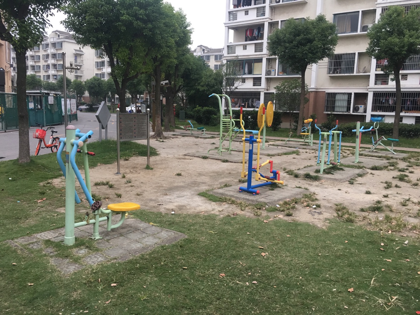 新華公寓健身點