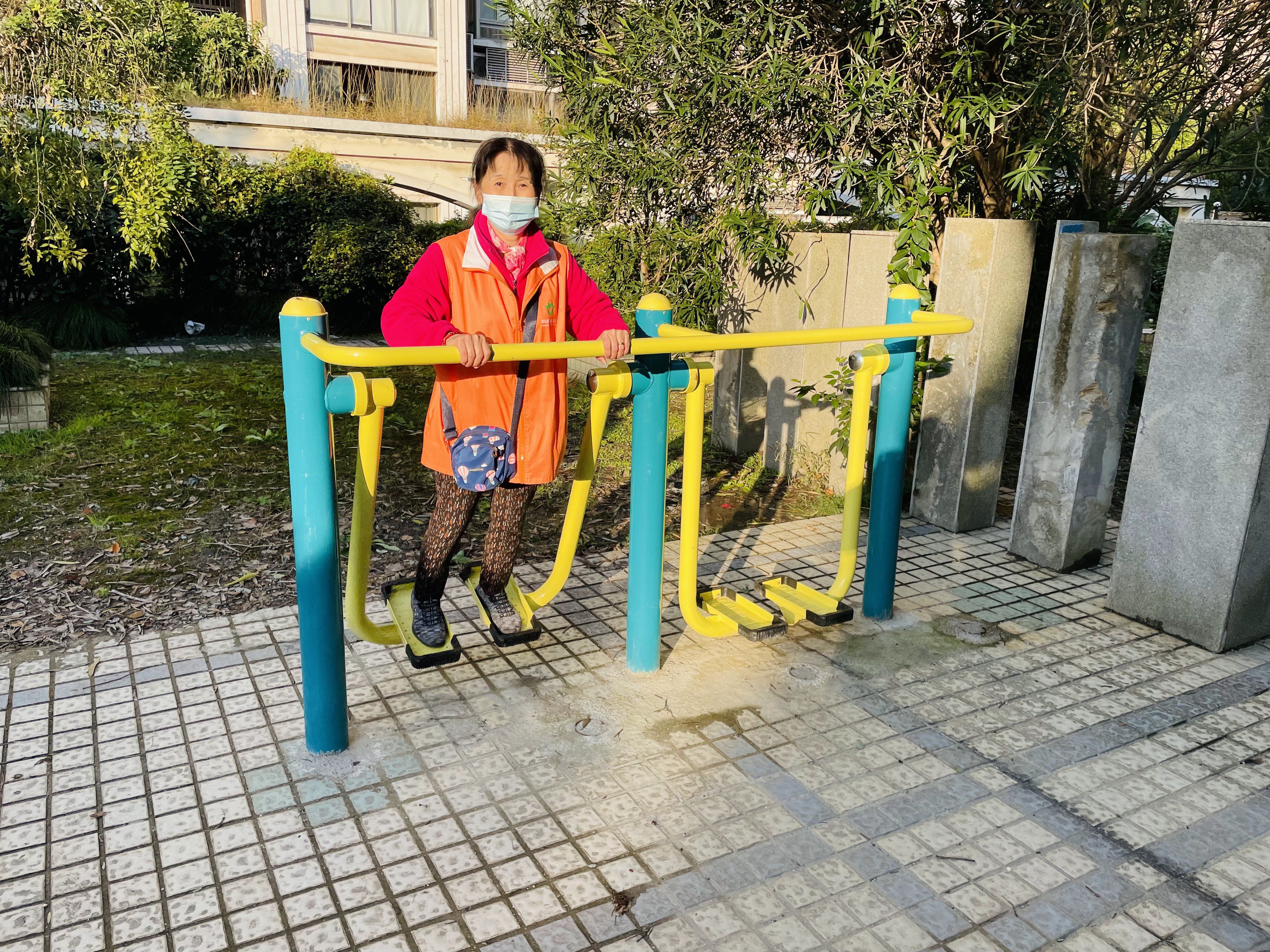 二位智能太空漫步機