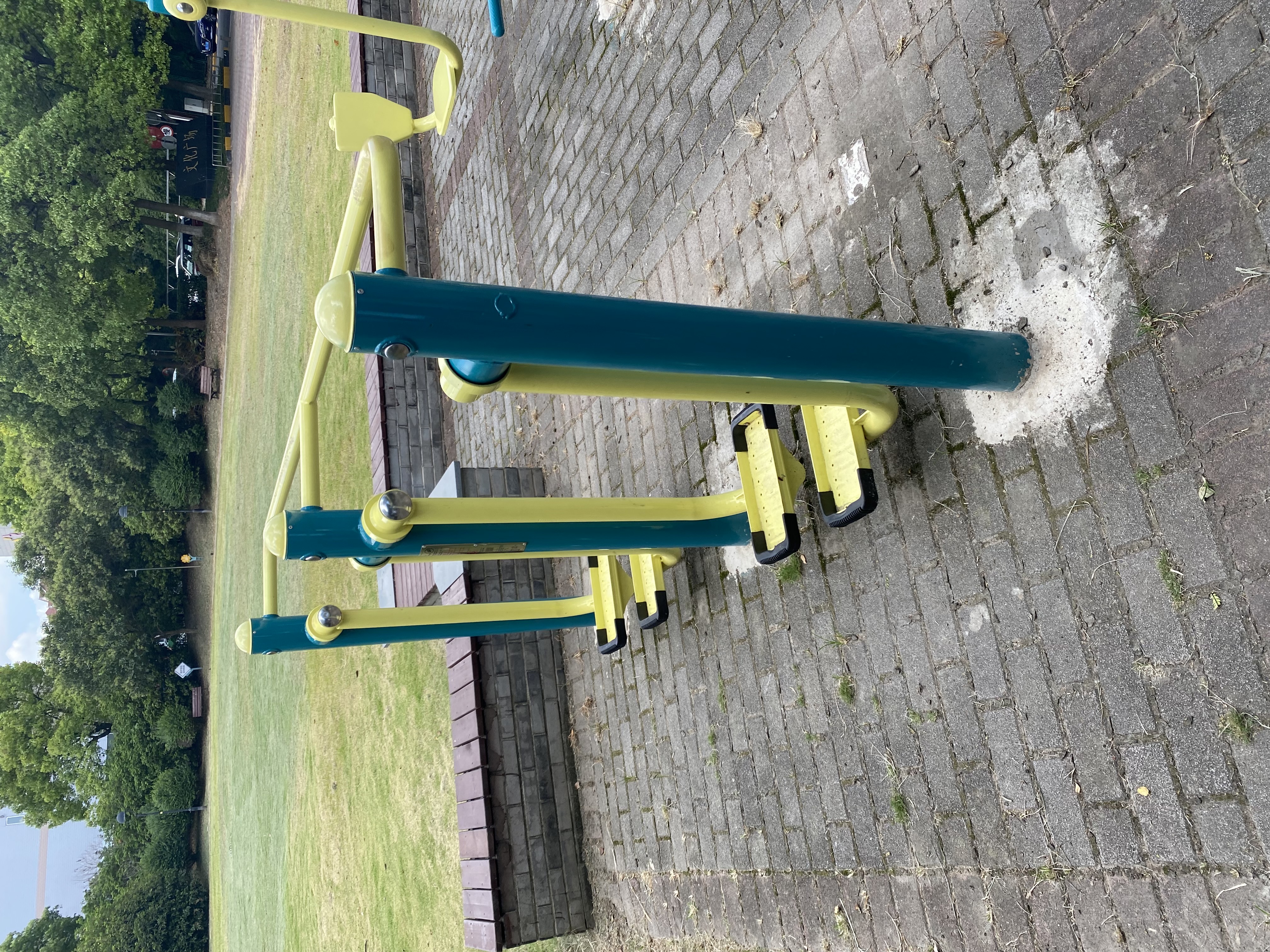 雙位太空漫步機