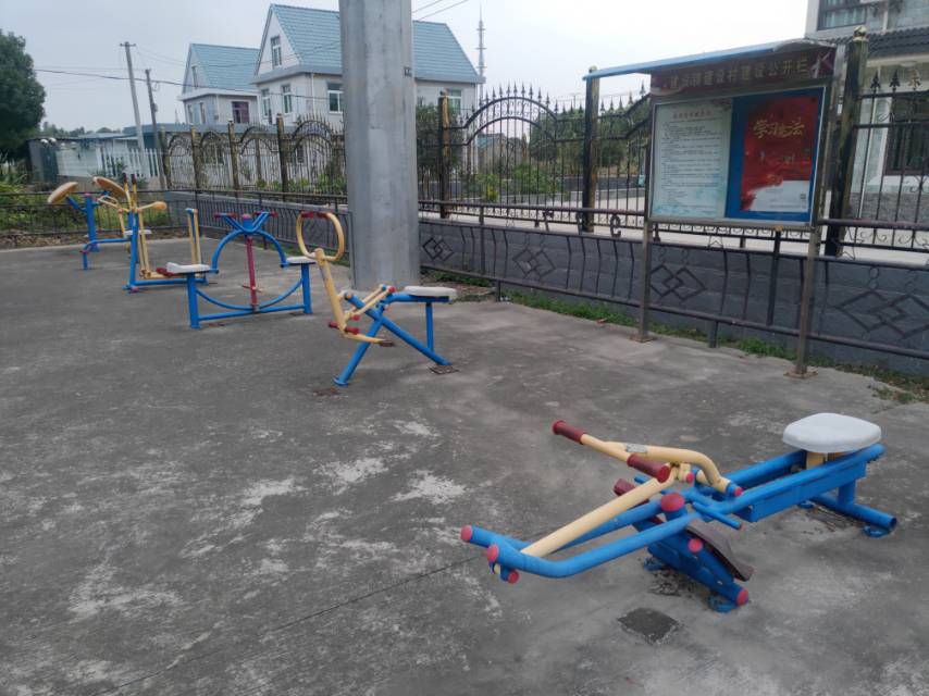 建設鎮(zhèn)建設村健身點