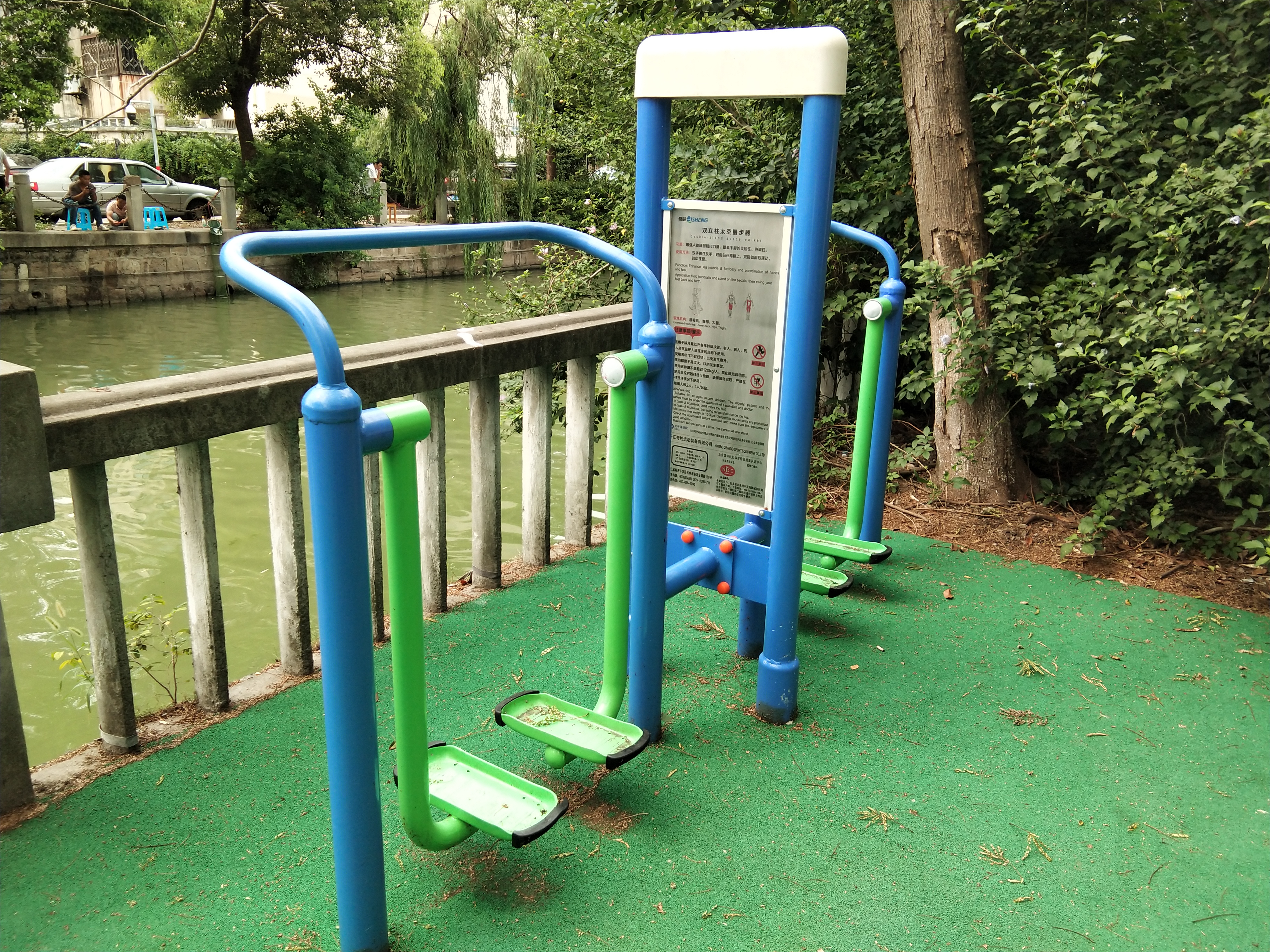 雙立柱太空漫步器