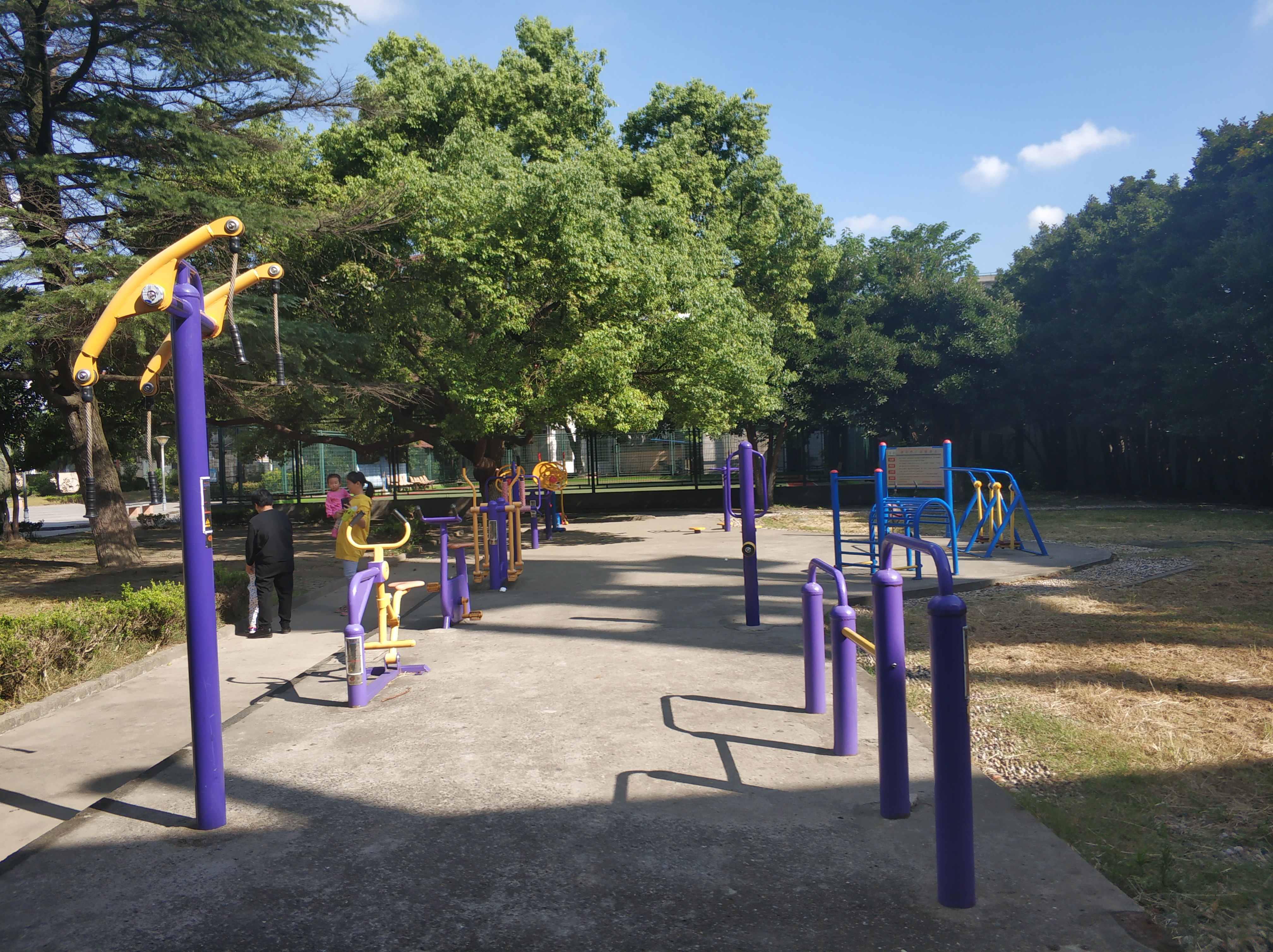 香花橋廣場(chǎng)健身點(diǎn)