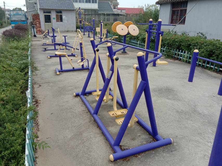 堡鎮(zhèn)四滧村3隊(duì)健身點(diǎn)