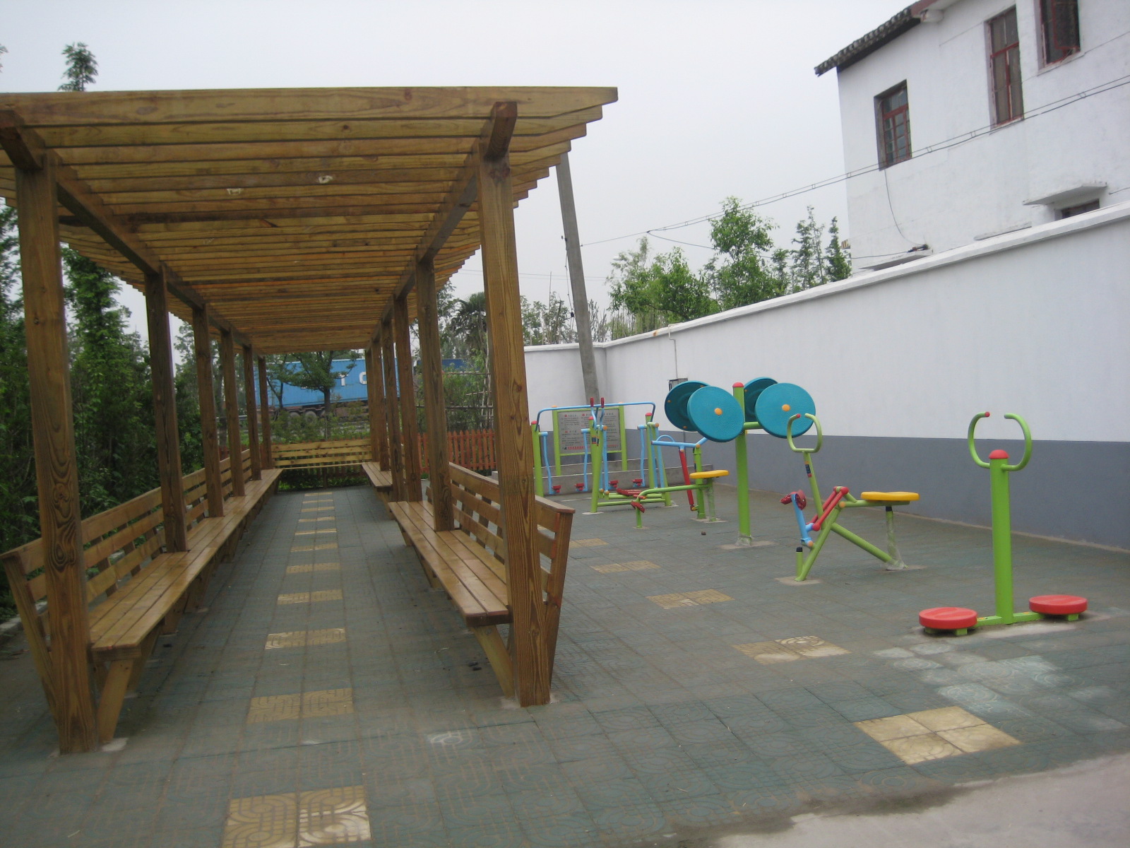 洋橋村周家健身點