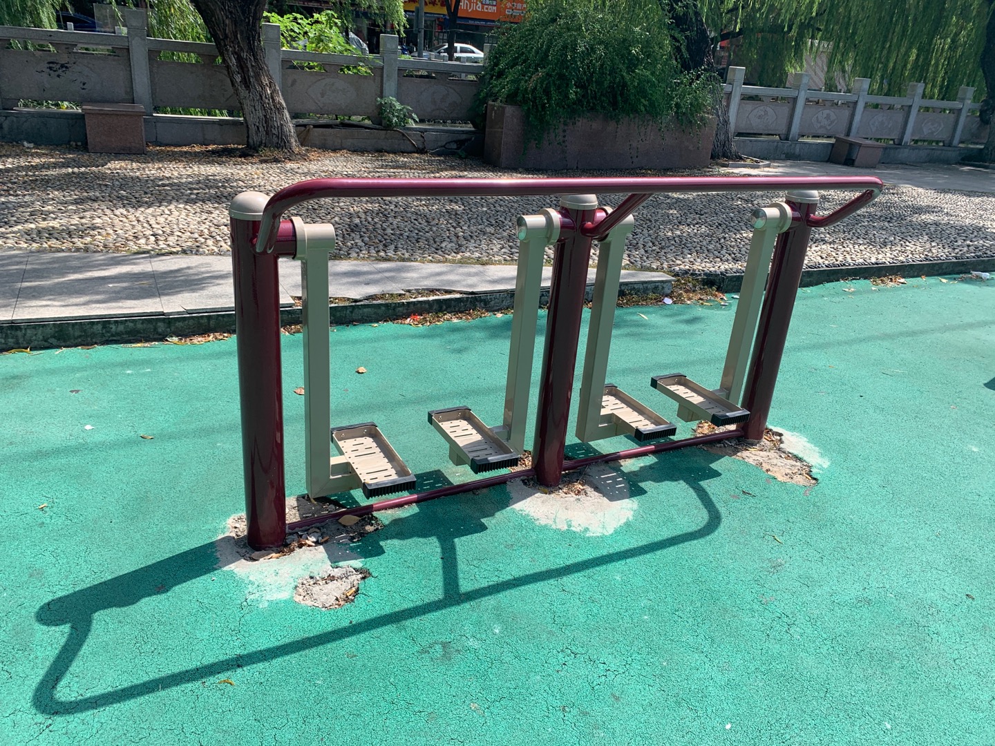 二位太空漫步機(jī)