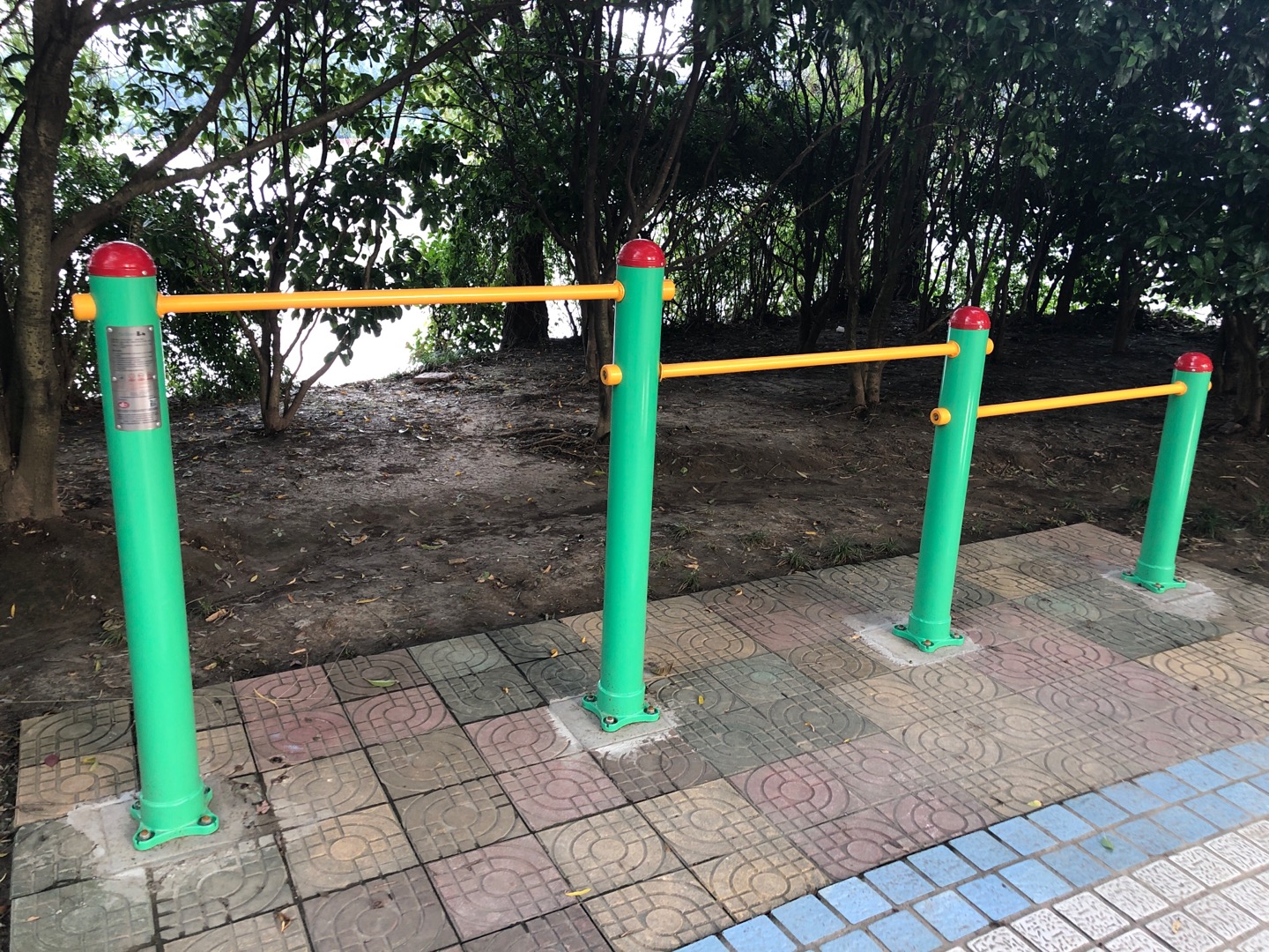 多聯(lián)壓腿架