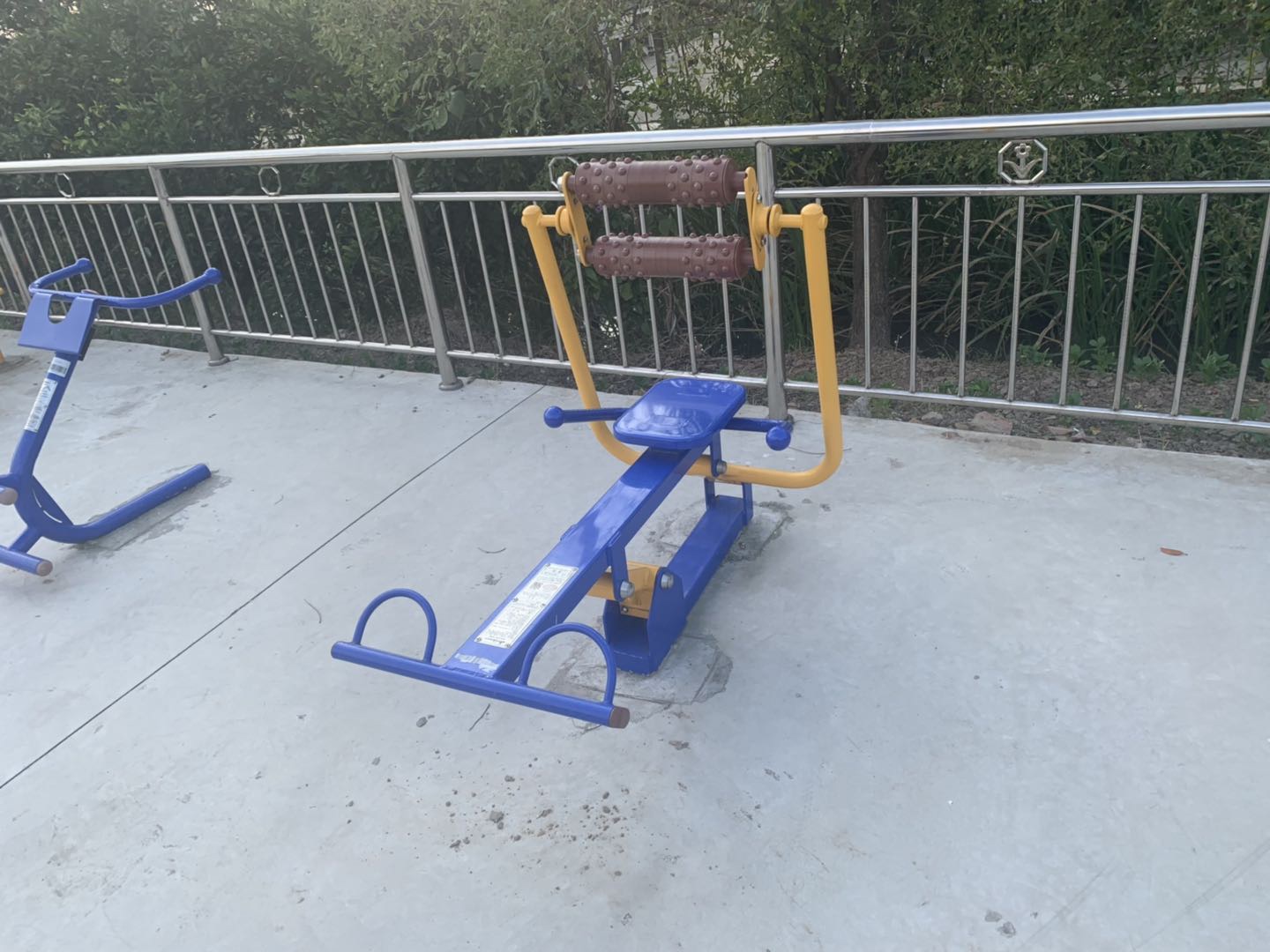 腹背屈伸訓練器