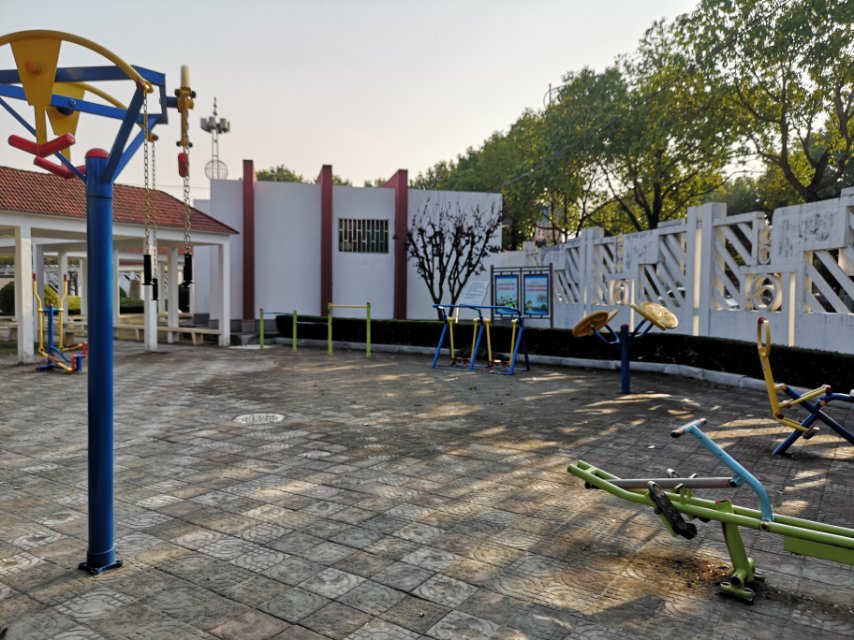 環(huán)東居委健身苑點(diǎn)