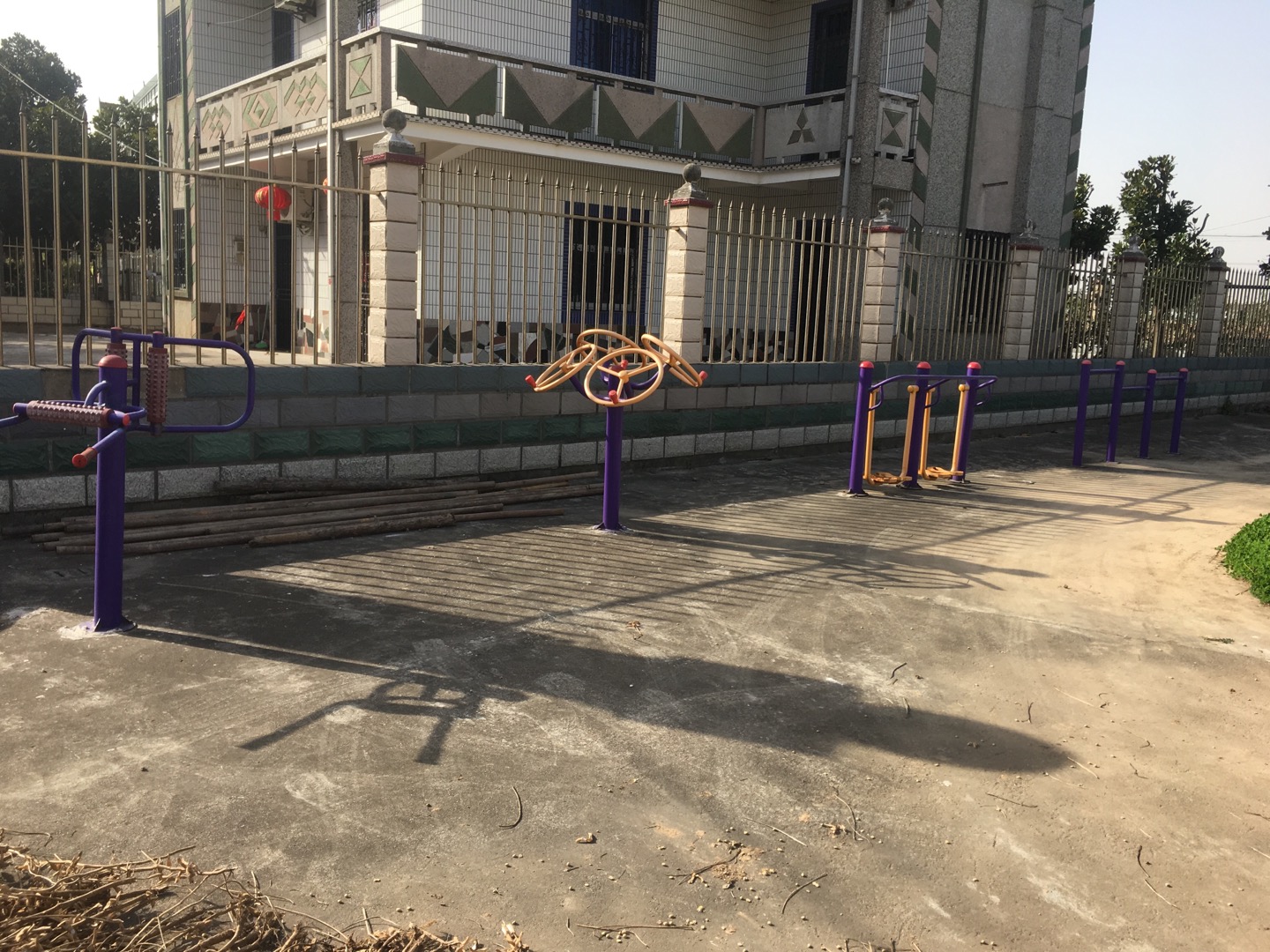 東河村西河7組東健身苑點