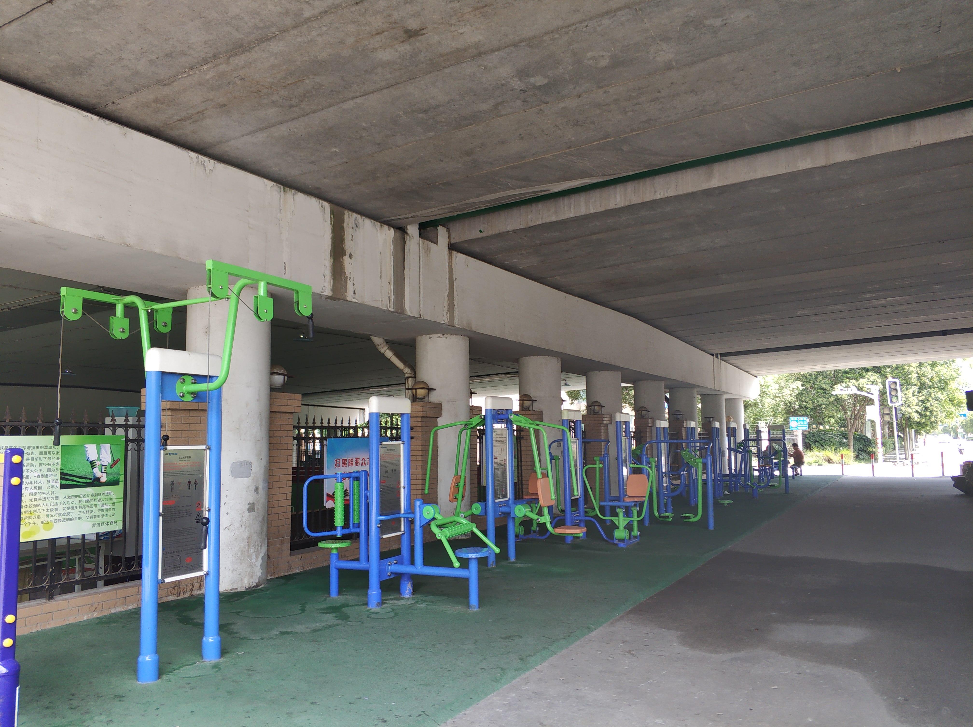 崧澤大橋北側(cè)