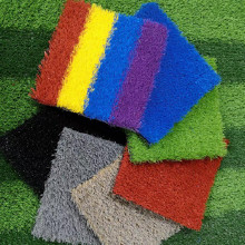 宏晟體育規(guī)格齊全，可定制人造草坪、足球場(chǎng)人造草坪、幼兒園人造草坪、人造草坪生產(chǎn)加工，廠家直供貨源